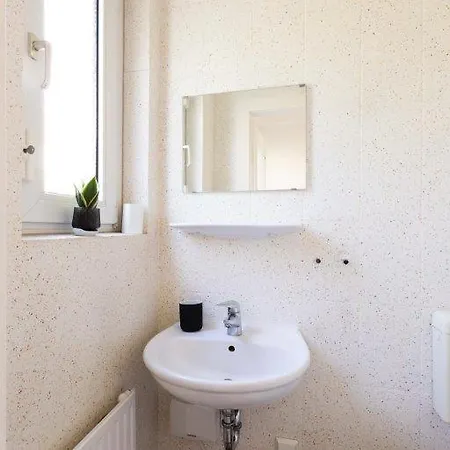 Perle Am Maschsee. Ein Haus Mit Garten Und 4 Zimmern הנובר